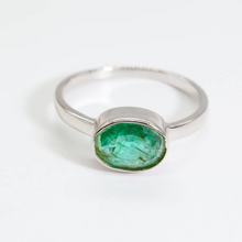 Load image into Gallery viewer, Green Emerald White Gold Side Mounted Oval Cut Bezel Ring (1.4ct)