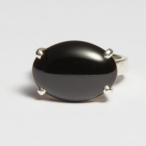 Black Onyx Silver Side Mounted Oval Cut Ring (8.2ct)