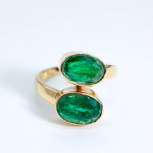 Load image into Gallery viewer, Green Emerald Gold Toi Et Moi Cut Ring (2.88ct &amp; 2.21ct)