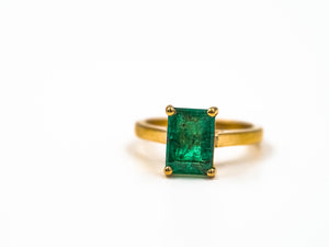 Green Emerald Cut Gold Ring (2.56ct)