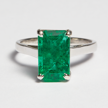 Load image into Gallery viewer, Green Emerald White Gold Emerald Cut Ring (3.88ct)