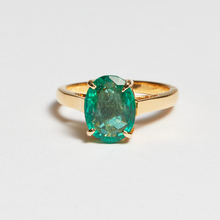 Load image into Gallery viewer, Green Emerald Gold Oval Cut Ring (3.78ct)