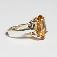 Load image into Gallery viewer, Green Amber Quartz Silver Oval Cut Ring (11.58ct - 25.94ct)