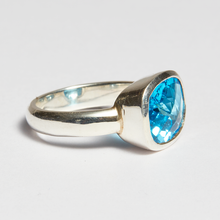 Load image into Gallery viewer, Swiss Blue Topaz Silver Side Mounted Oval Cut Bezel Ring (6.29ct)