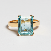 Load image into Gallery viewer, Light Blue Aquamarine Gold Emerald Cut Ring (4.06ct)