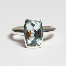 Load image into Gallery viewer, Light Blue Aquamarine Silver Emerald Cut Bezel Ring (2.76ct)