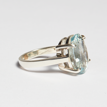 Load image into Gallery viewer, Light Blue Aquamarine Silver Oval Cut Ring (7.18ct - 9.65ct)