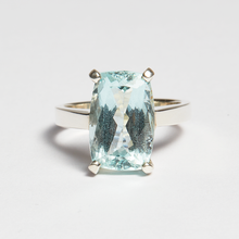 Load image into Gallery viewer, Light Blue Aquamarine Silver Emerald Cut Ring (6.39ct)