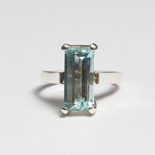 Load image into Gallery viewer, Light Blue Aquamarine Silver Oblong Cut Ring (5.02ct)