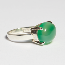 Load image into Gallery viewer, Green Onyx Silver Side Mounted Oval Cut Ring (7.89ct - 9.69ct)