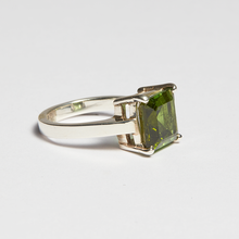 Load image into Gallery viewer, Dark Green Tourmaline Silver Princess Cut Ring (5.04ct)