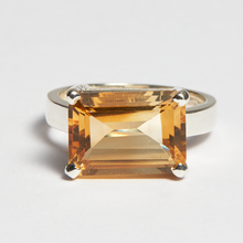 Load image into Gallery viewer, Yellow Citrine Silver Side Mounted Emerald Cut Ring (6.74ct)