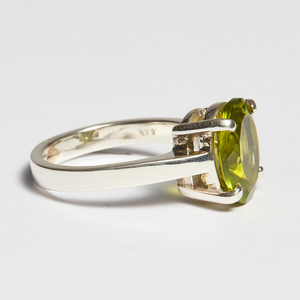 Green Peridot Silver Round Cut Ring (4.33ct - 4.75ct)