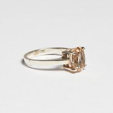 Load image into Gallery viewer, Pink Morganite Silver Oval Cut Ring (2.34ct - 5.28ct)