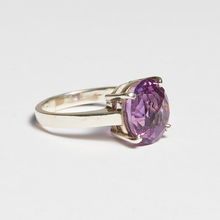 Load image into Gallery viewer, Purple Amethyst Silver Round Cut Ring (5.76ct)