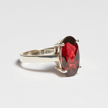 Load image into Gallery viewer, Red Garnet Silver Oval Cut Ring (4.32ct)