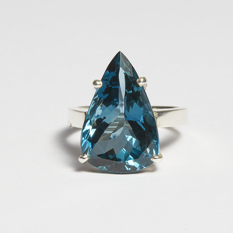 London Blue Topaz Silver Pear Cut Ring (15.88ct)