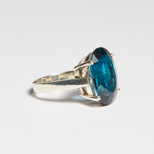 Load image into Gallery viewer, London Blue Topaz Silver Oval Cut Ring (9.10ct - 15.40ct)