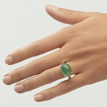 Load image into Gallery viewer, Green Onyx Silver Side Mounted Oval Cut Ring (7.89ct - 9.69ct)