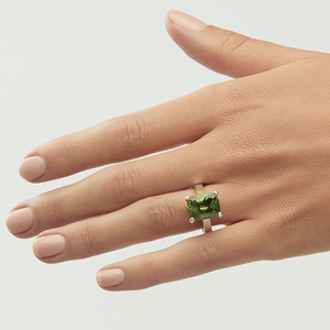 Green Peridot Silver Cushion Cut Ring (6.97ct)